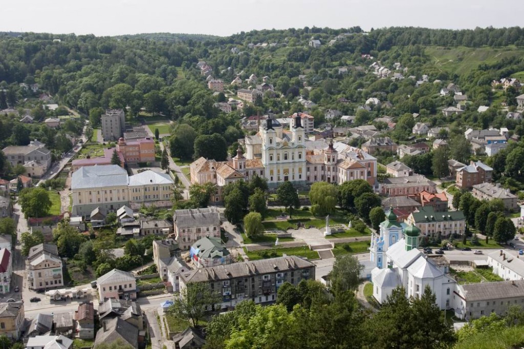 Технологія двійників: у Кременці за посаду мера борються три Ковальчуки