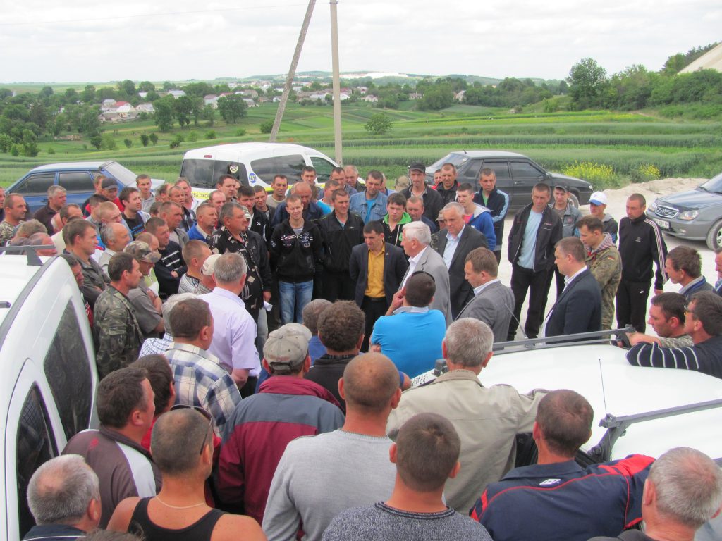 На Тернопільщині страйкували працівники кар’єру, з якого возять вапняк на металургійні комбінати