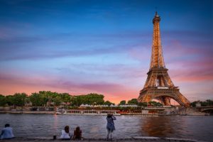 Париж Ейфелева вежа