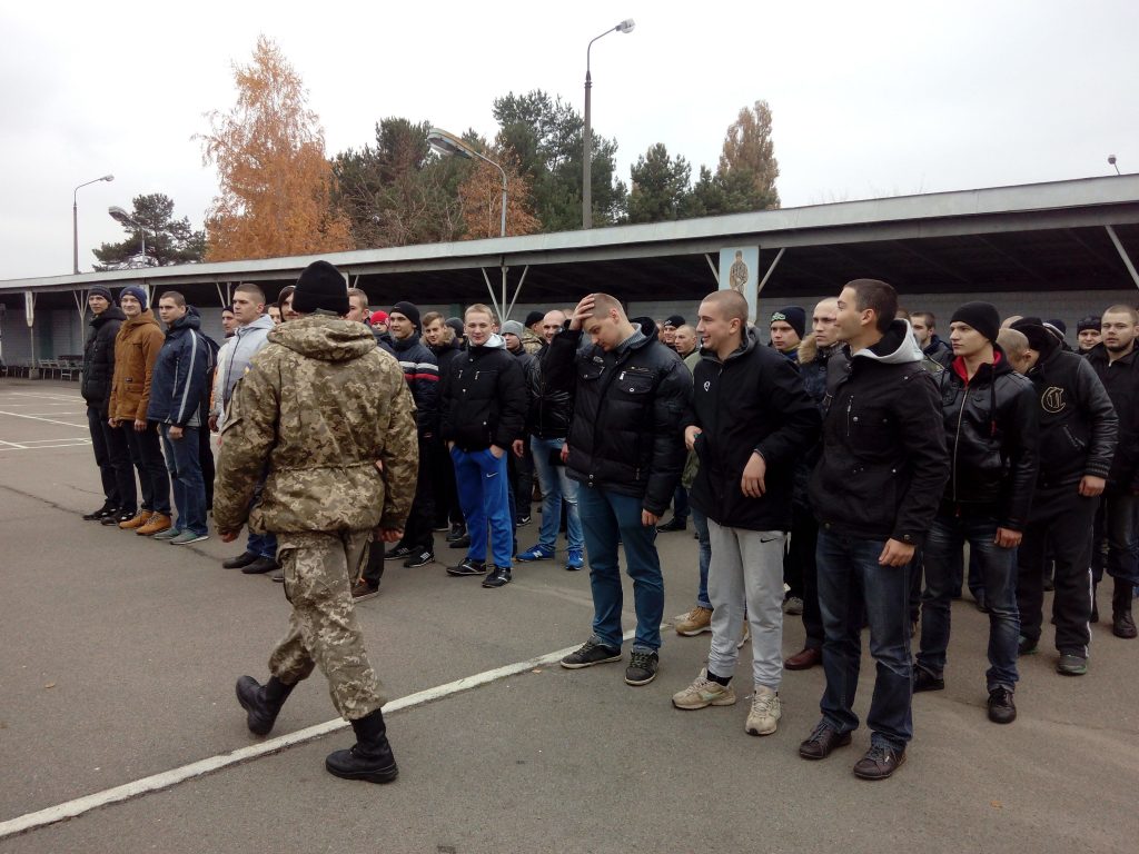 Тернопільщина лідер: розшукують 13000 хлопців, які ухиляються від призову