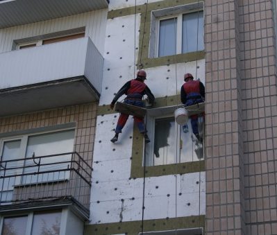 У Тернополі 22 будинки покриють “шубою”