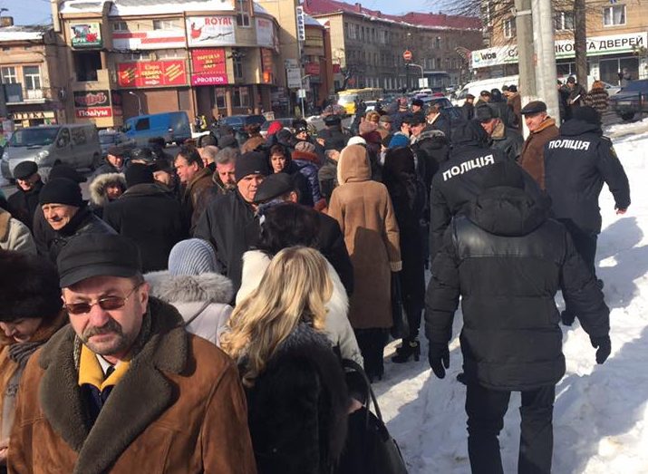 <strong>У Тернополі замінували філармонію. Людей евакуювали (ФОТО)</strong>