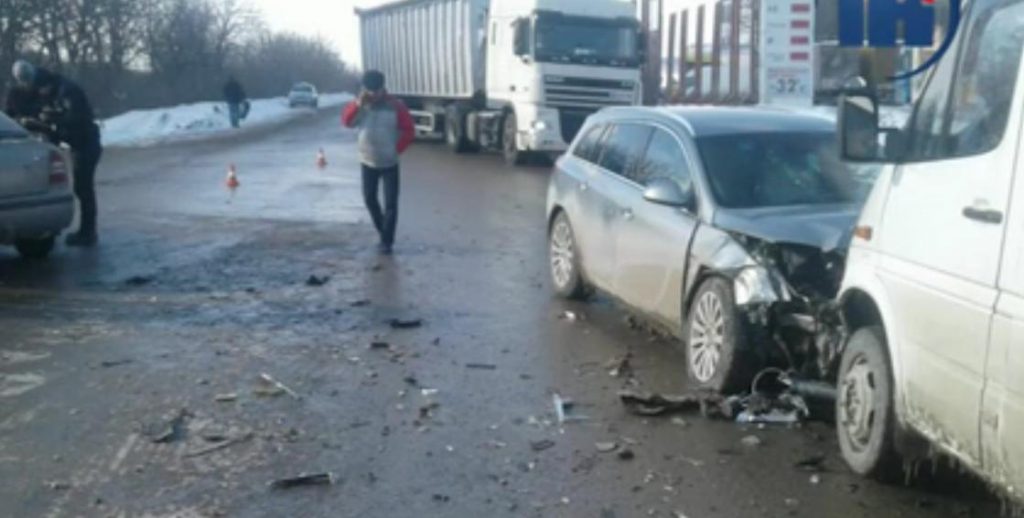 У Тернополі на об’їзній потрійна аварія (ВІДЕО)