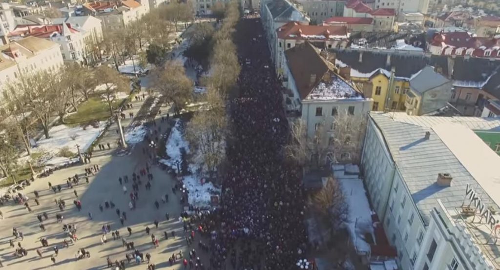 Хресний хід вулицями Тернополя: відео з висоти, яке не залишить нікого байдужим