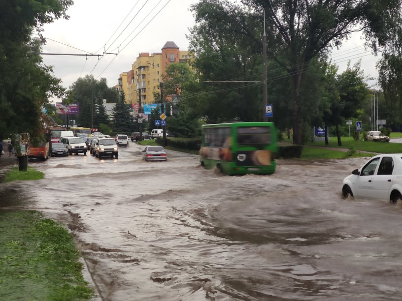 потоп у Тернополі після дощу