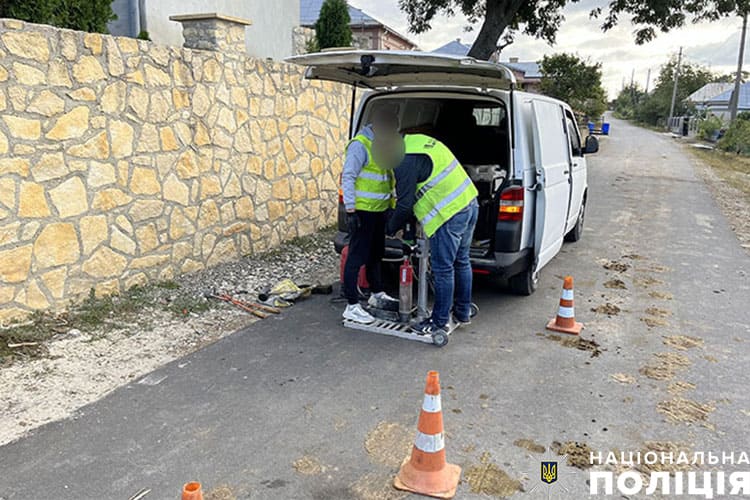 На Тернопільщині під час ремонту сільської дороги було завдано збитків на 2 млн грн