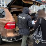 У Тернополі спіймали свіженького хабарника: 6000 доларів за 6 місяців відстрочки