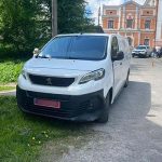 У Кременці водійка Peugeot Expert збила двох 14-річних дівчат
