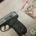 У Тернополі 16-річний юнак стріляв у дівчину з пневматичного пістолета