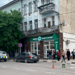 У Бучачі 71-річна жінка потрапила під колеса автомобіля