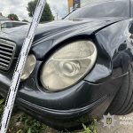 У Тернополі п’яний водій Мерседесу збив жінку з дитиною і втік з місця ДТП