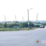 У Заліщицькій громаді 21-річна дівчина потрапила під колеса мікроавтобуса