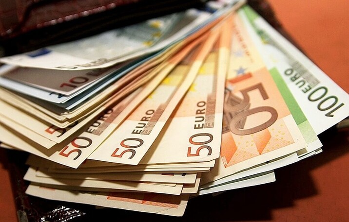 Євро наближається до 50 гривень: що спричинило стрибок курсу?