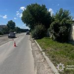 Сперечалася з водієм: у Гусятині жінка випала з мікроавтобуса