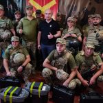 Сергій Надал на фронті передав воїнам 44-ї артилерійської бригади квадрокоптери та зарядні станції