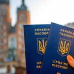 Повернутися чи залишитися: нові правила для українців у ЄС