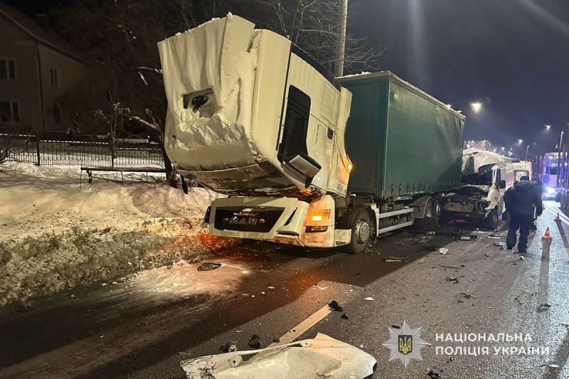 В аварії поблизу Тернополя травмувався 19-річний водій мікроавтобуса
