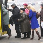 У Тернополі зберігаються пільги на проїзд для пенсіонерів та усіх пільговиків. Проїзд в транспорті Києва – 20 грн, Львова – 25