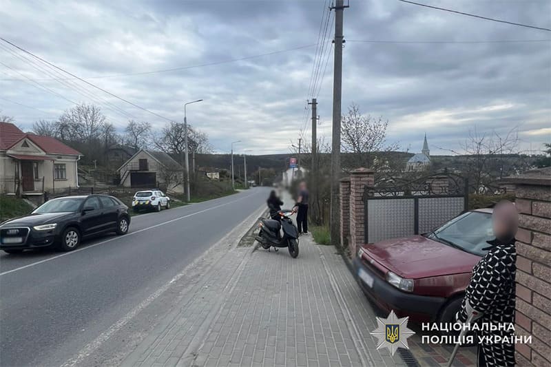 На Теребовлянщині 77-річний водій “Фіату” збив жінку на скутері