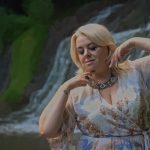 Галина Лукашонок презентує пісню «Океани» — музичну сповідь про почуття поза простором та часом