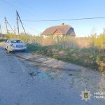 На Чортківщині водій “Ауді” заїхав у стовп. Травмовано пасажирку