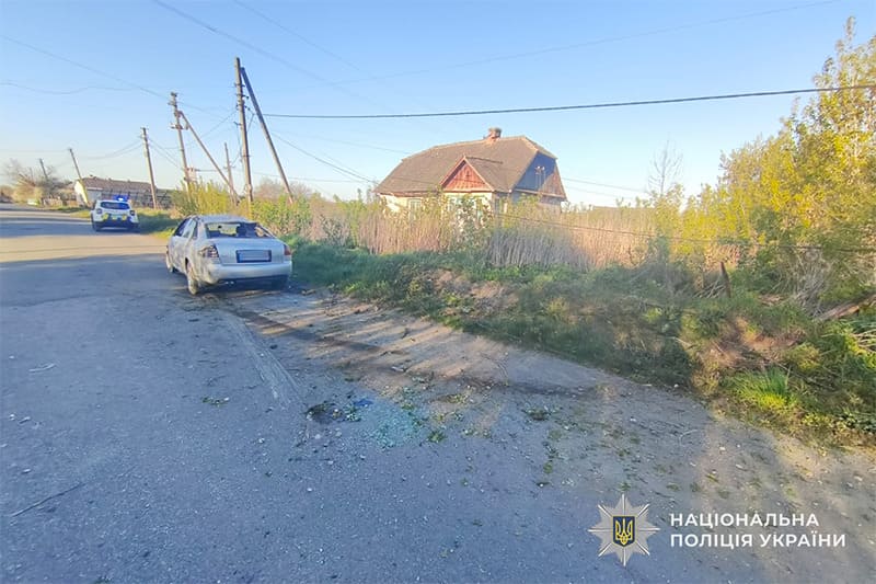 На Чортківщині водій “Ауді” заїхав у стовп. Травмовано пасажирку