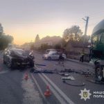 У Смиківцях зіткнулися Ауді та вантажівка. Двоє людей травмовано