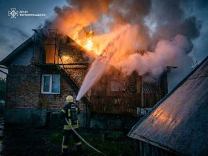 горить будинок