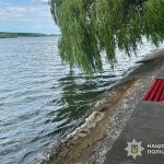 Поліція встановлює особу жінки, тіло якої знайшли у Тернопільському ставі