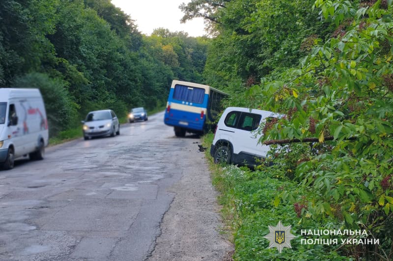 автобус аварія
