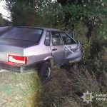 На Тернопільщині водій ВАЗу в’їхав у дерево. Троє травмованих