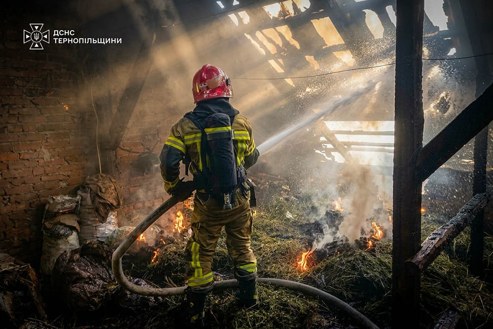 горить будинок