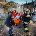 У Бучачі врятували чоловіка, якого затиснуло бетонною плитою